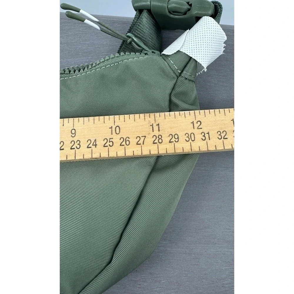 Fabletics The Sling Bag Adjustable Utility Green Zipper New 12X7 - Picture 14 of 15